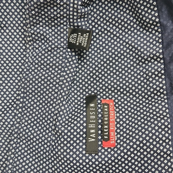 Van Heusen - Men's Slim Fit Stretch- Long Sleeve Shirt - 15.5 Neck, 32/33 Sleve - Picture 4 of 4